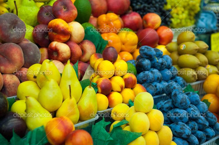 多新鲜水果销售处 - 图库图片