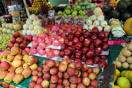市场上的新鲜水果